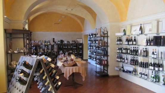 L'enoteca regionale "Colline del Moscato" di Mango.