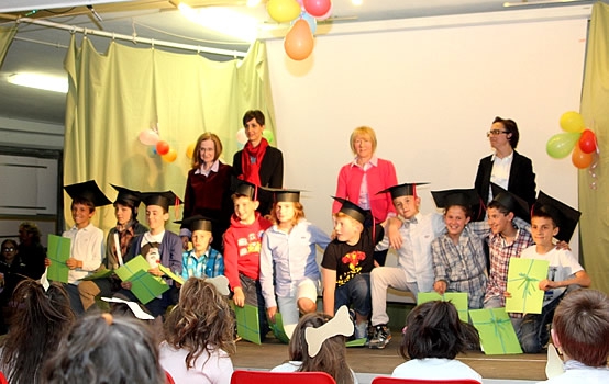 Uno dei momenti durante la festa di fine anno scolastico