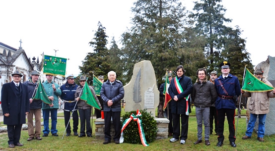 Il monumento degli Alpini a Santo Stefano Belbo.