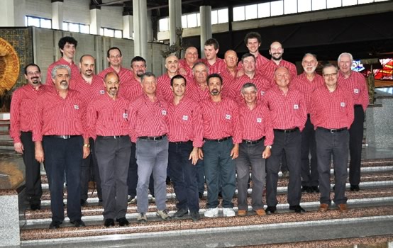 Foto di gruppo del coro "Cai Uget" di Torino