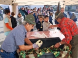 Una fotografia durante la "Castagnata" a Castiglione Tinella